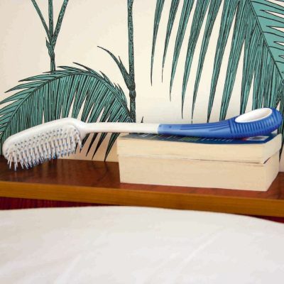 etac-beauty-hairbrush-bed_548706